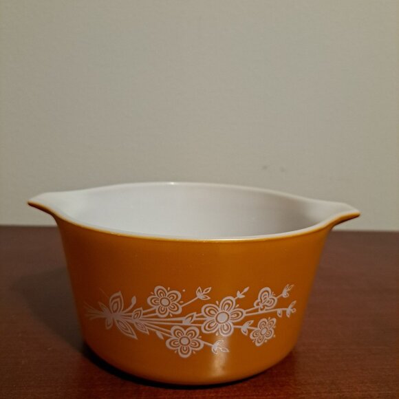 Pyrex Vintage 473-B Butterfly Gold Round 1 Liter Casserole Bowl With Lid - Picture 2 of 12